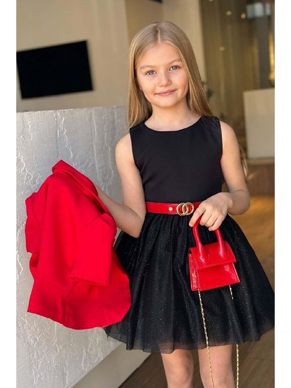 Siyah Kız Çocuk Blazer Ceketli, Üzeri Saten Eteği Astarlı ve Simli Kolsuz Elbise-2