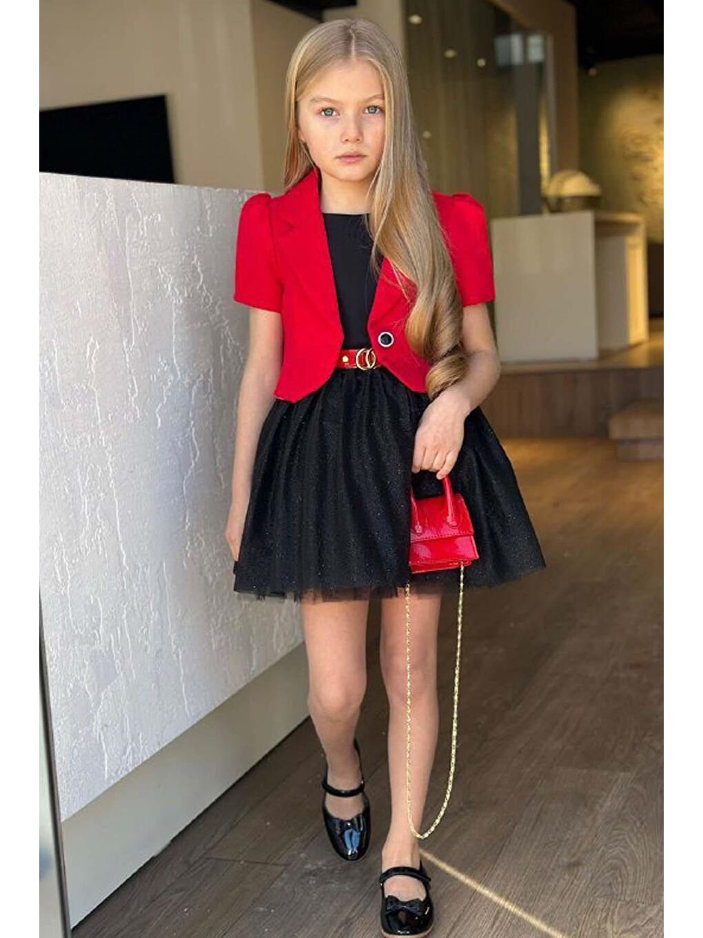 Siyah Kız Çocuk Blazer Ceketli, Üzeri Saten Eteği Astarlı ve Simli Kolsuz Elbise-3