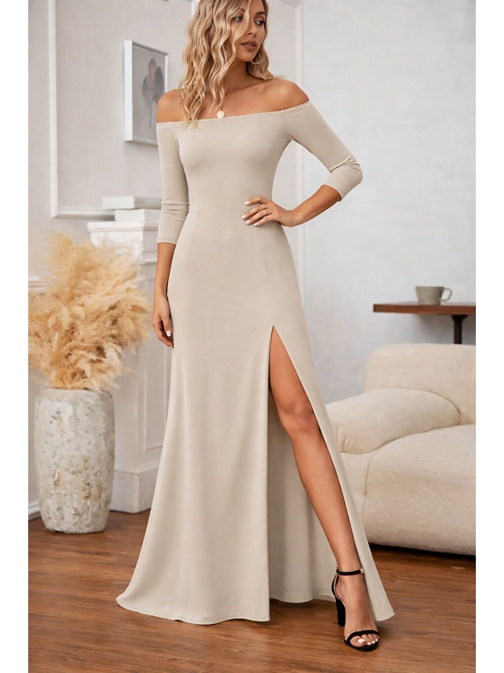 Bej Kadın Uzun Kollu Madonna Yakalı Yırtmaç Detaylı Uzun Ithal Krep Elbise-1
