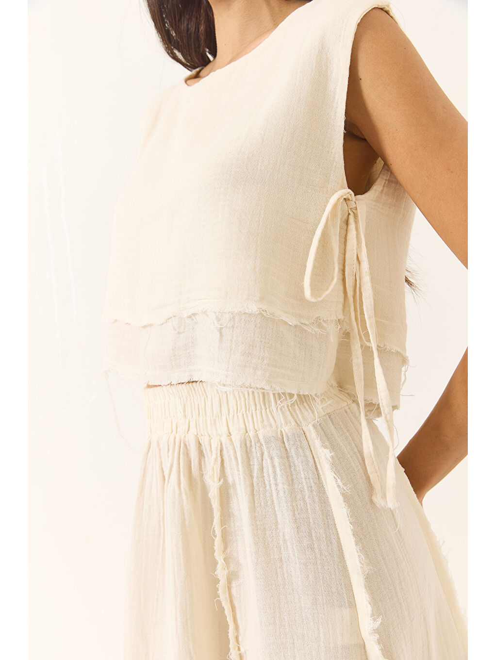 Ekru Kadın Beli Lastikli Etek Yandan Bağlama Detaylı Crop Müslin Alt-Üst Takım-5