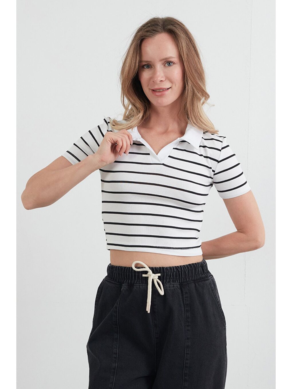 Beyaz Çizgili polo Yaka Tişört-2