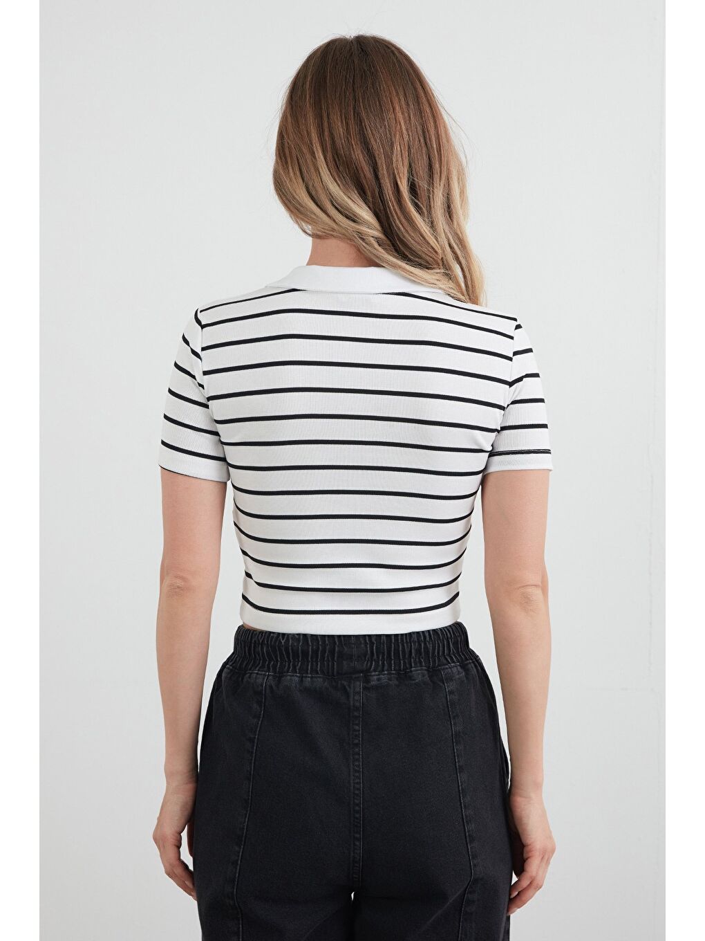 Beyaz Çizgili polo Yaka Tişört-3