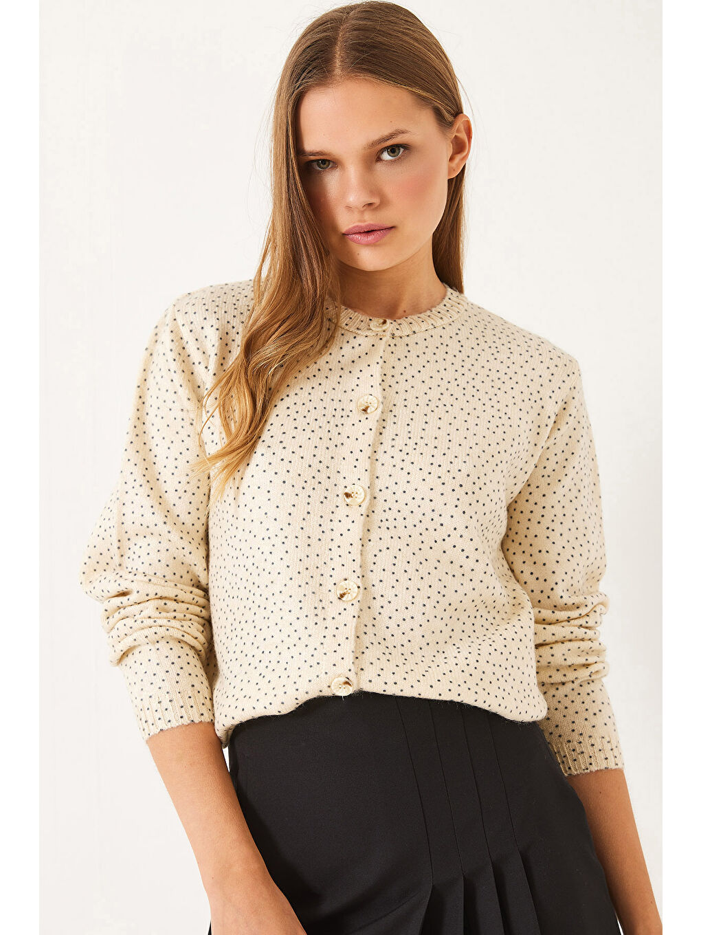 Ekru Kadın Düğmeli Triko Hırka-1