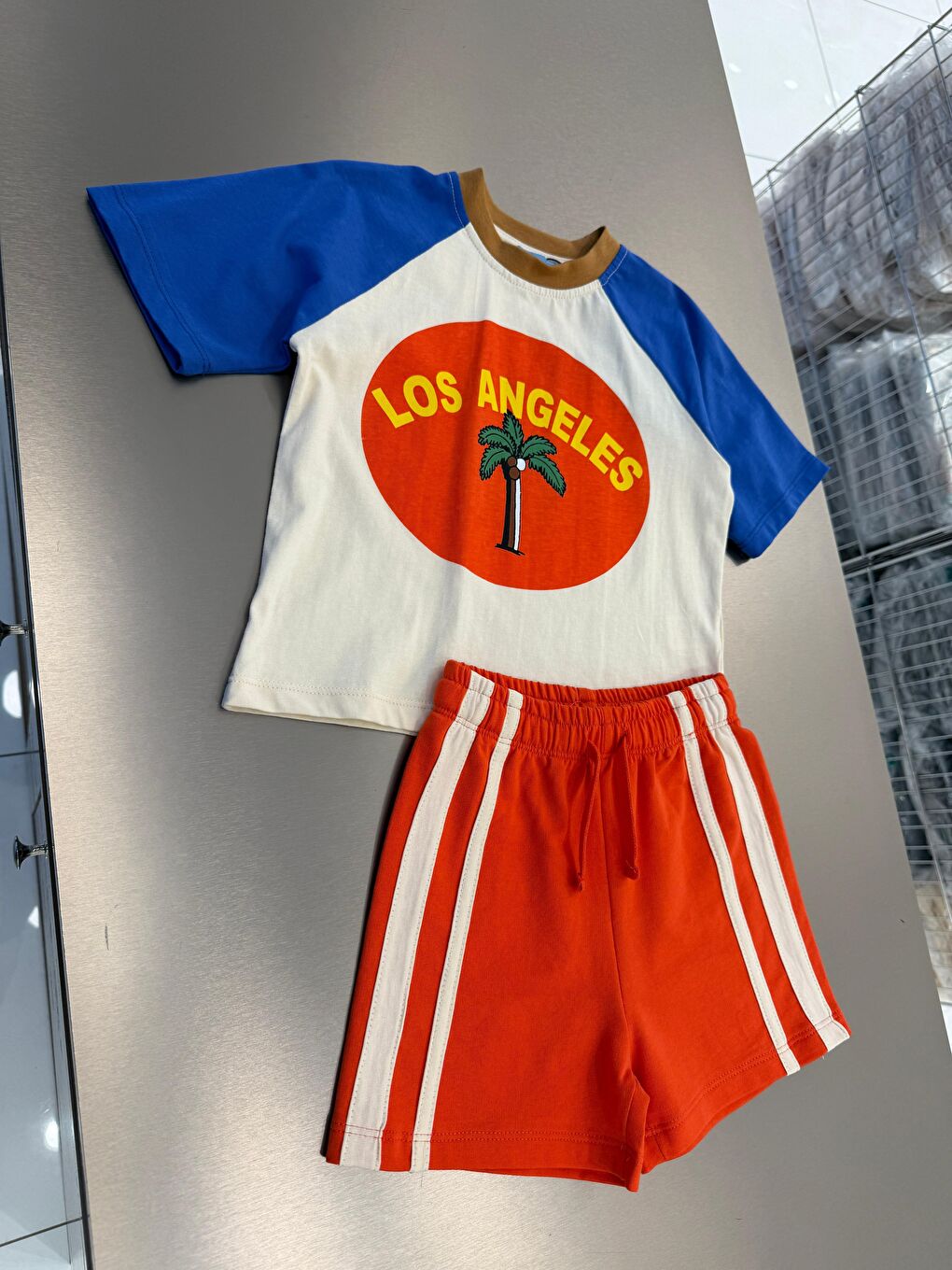 Karışık Unisex Çocuk Pamuklu Ekru Saks Mavi Los Angeles Baskılı Tişört Şort Takım-3