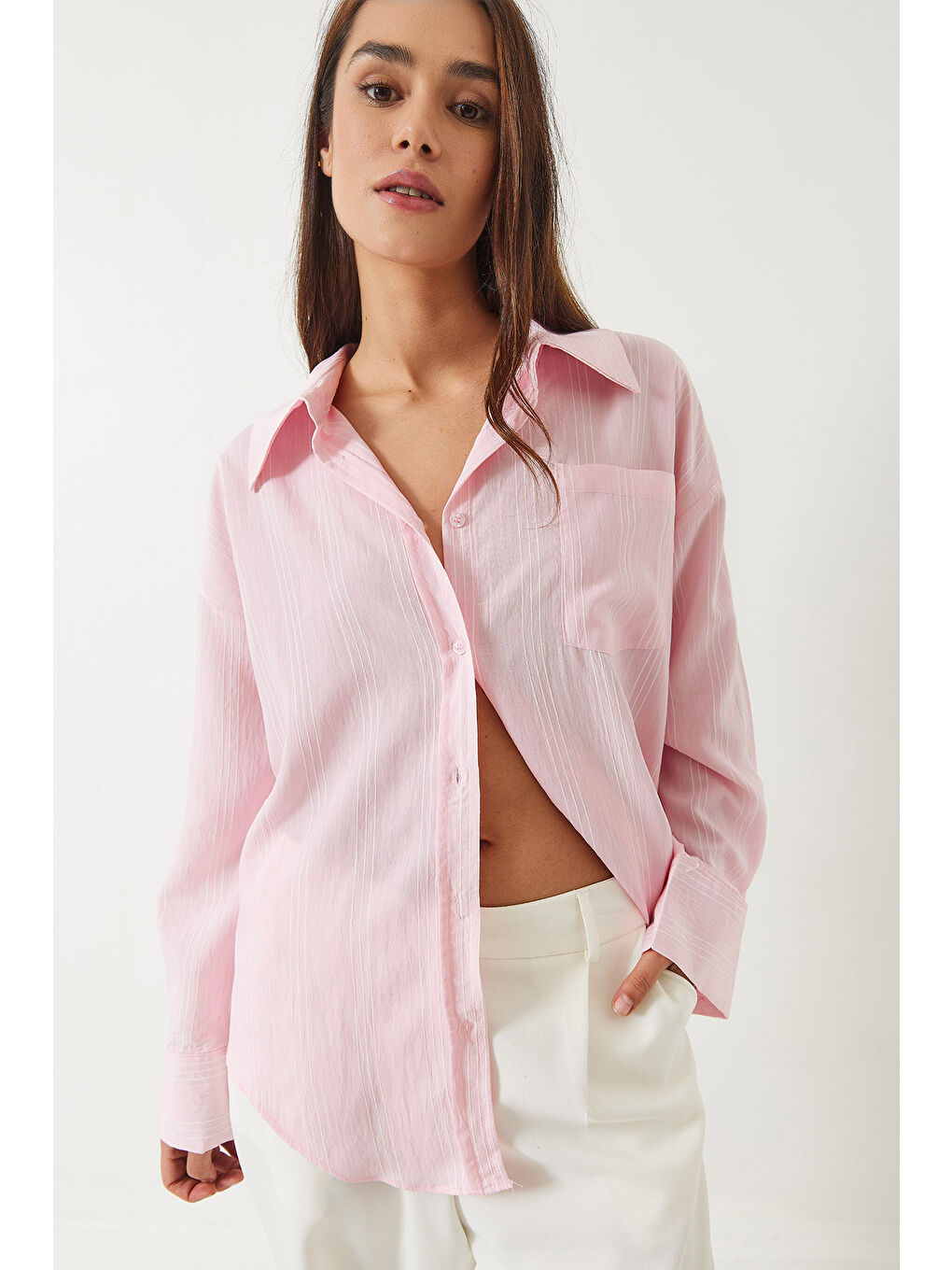Pembe Kadın Tek Cepli Çizgili Salaş Gömlek