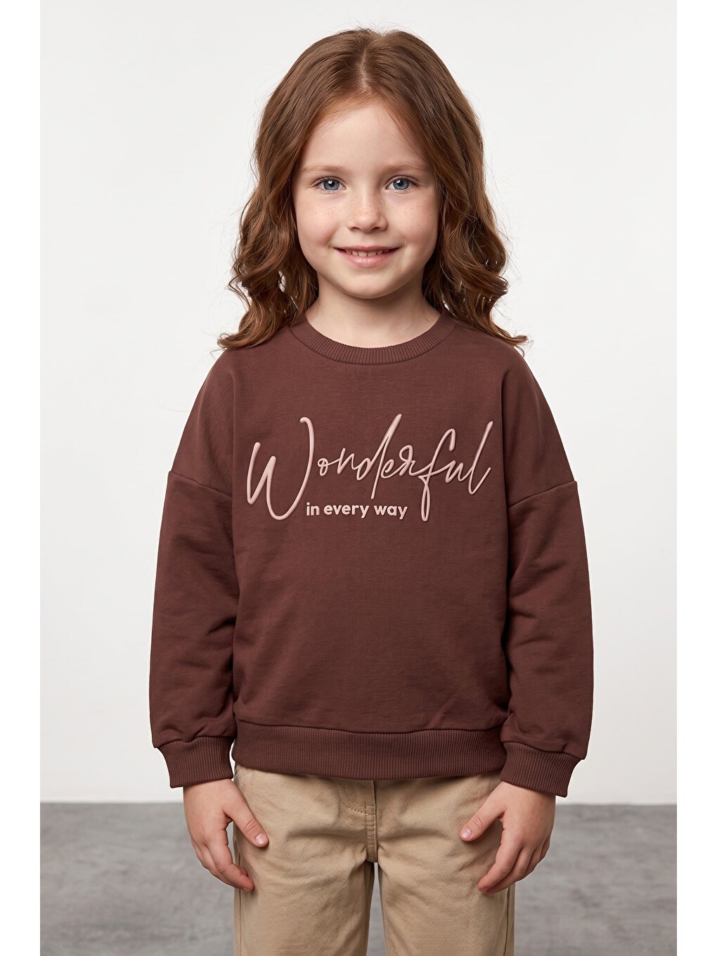 Kahverengi Kabartma Baskılı Oversize Kız Çocuk Sweatshirt-1