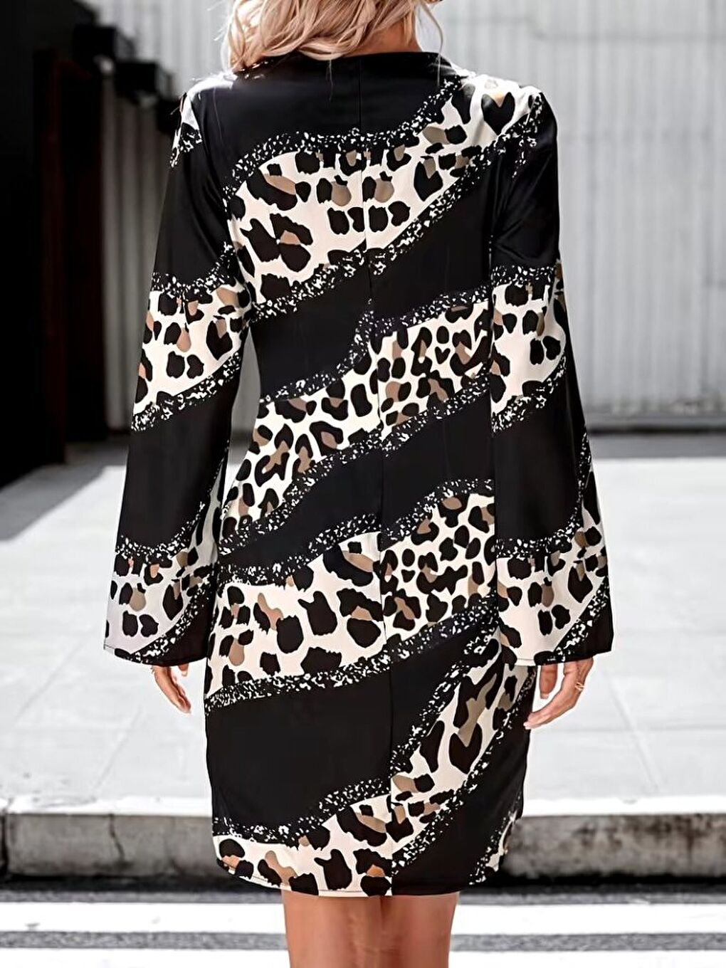 Siyah Kadın Uzun Kollu Kruvaze Yakalı Asimetrik Detaylı Mini Modal Elbise-4