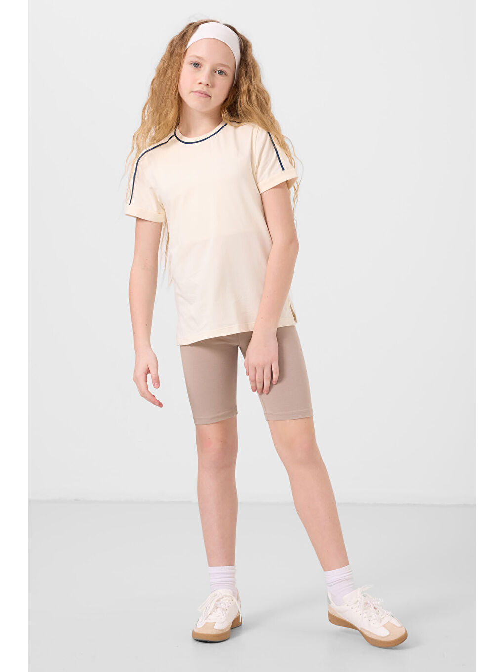 Ekru Pamuklu O Yaka Standart Fit Basic Kız Çocuk T-Shirt - 75177-1