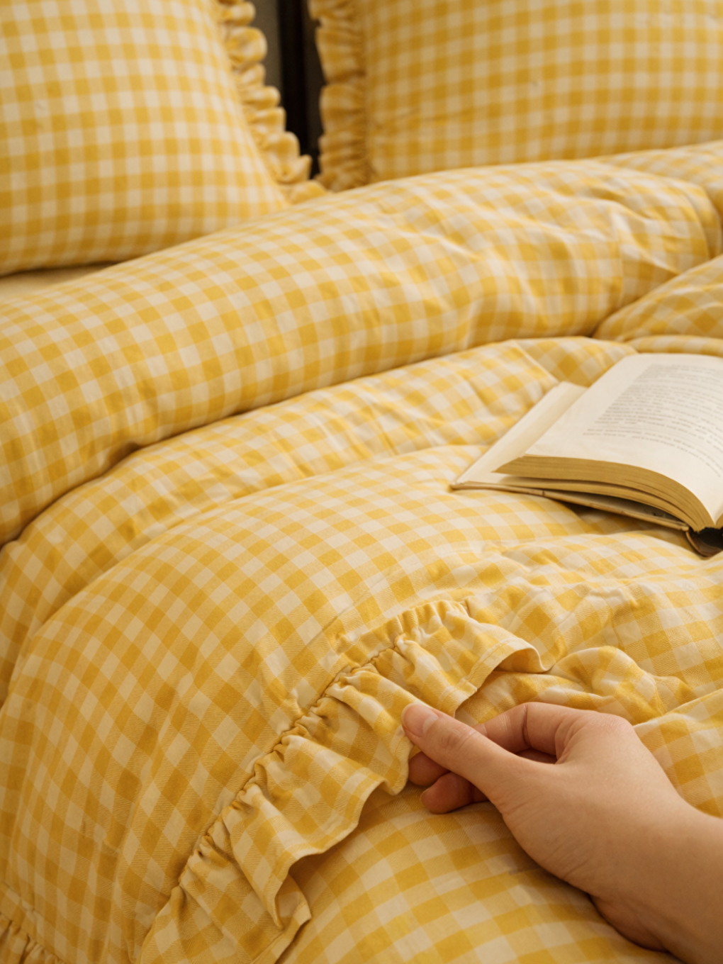 Fırfırlı  Sarı Pöti Çift Kişilik Nevresim Seti-1