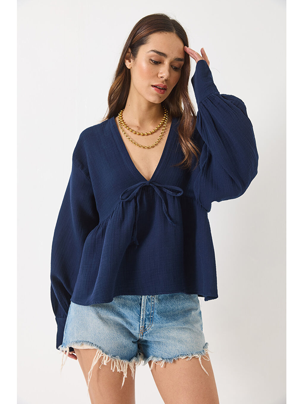 Lacivert Kadın V Yaka Bağlama Detaylı Müslin Bluz-2