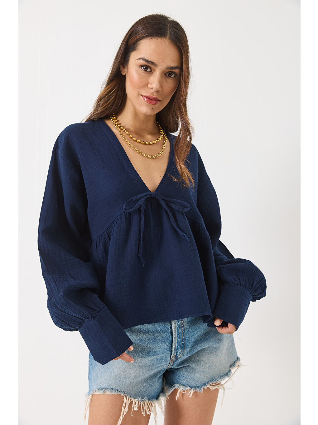 Lacivert Kadın V Yaka Bağlama Detaylı Müslin Bluz-3