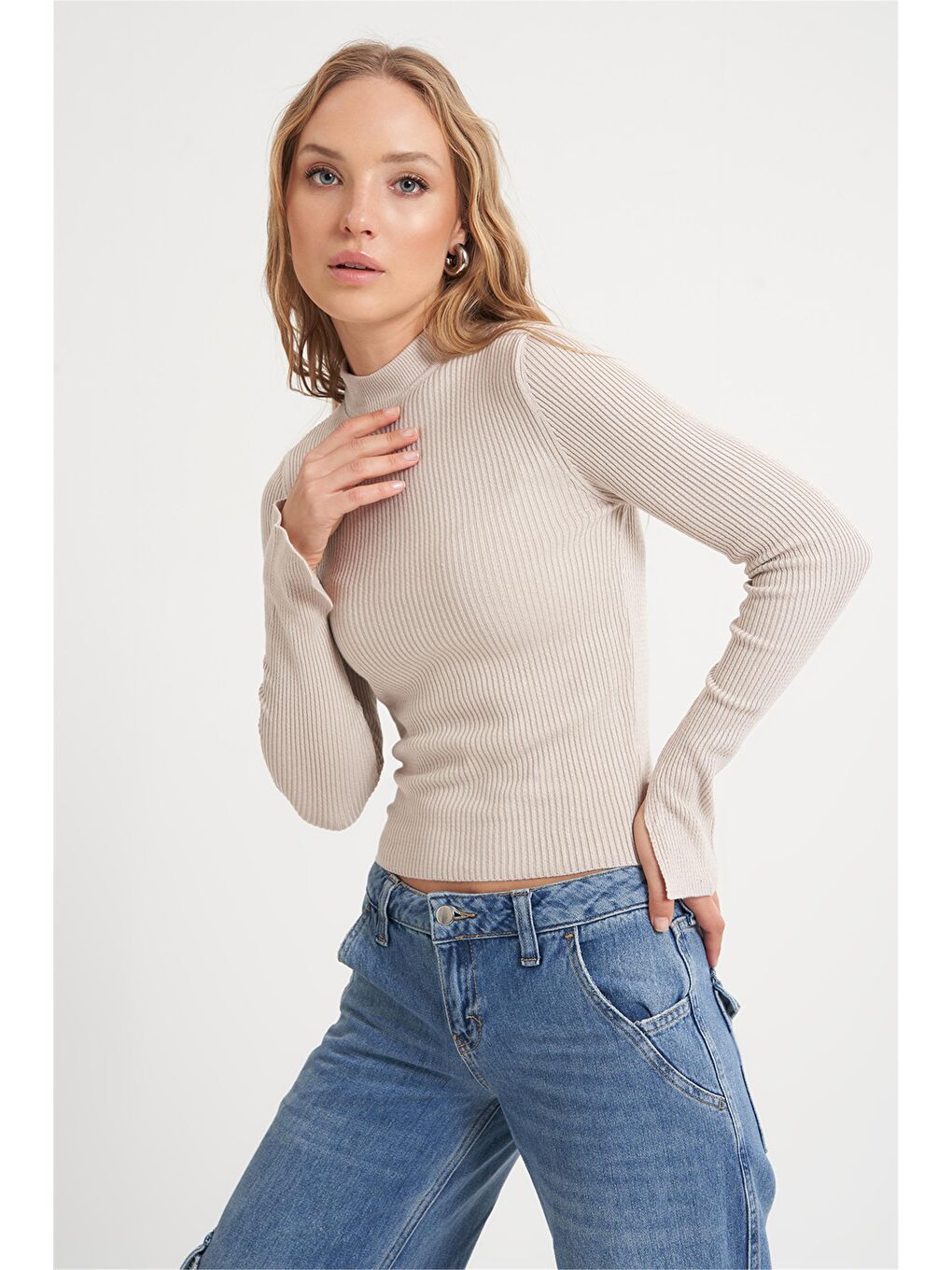 Bej Taş Dik Yaka Yumuşak Basic Kazak