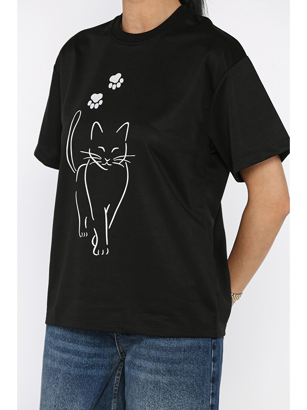 Siyah Kadın Kedi Baskılı Tişört-2