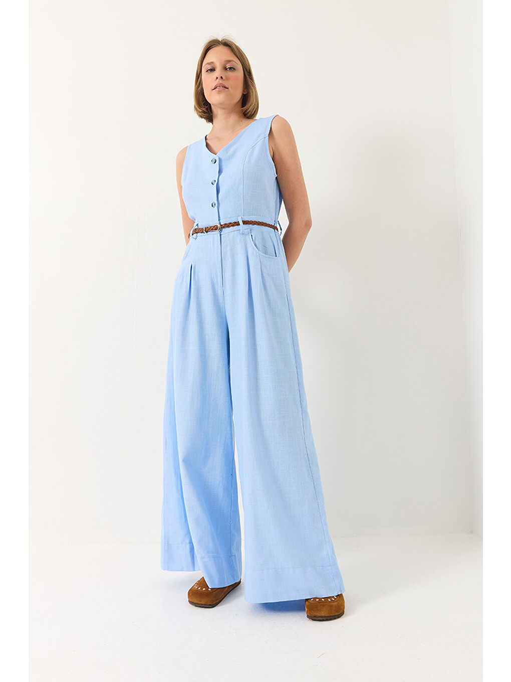 Mavi Kadın V Yaka Örgü Kemerli Cepli Bol Pantolonlu Keten Tulum-2