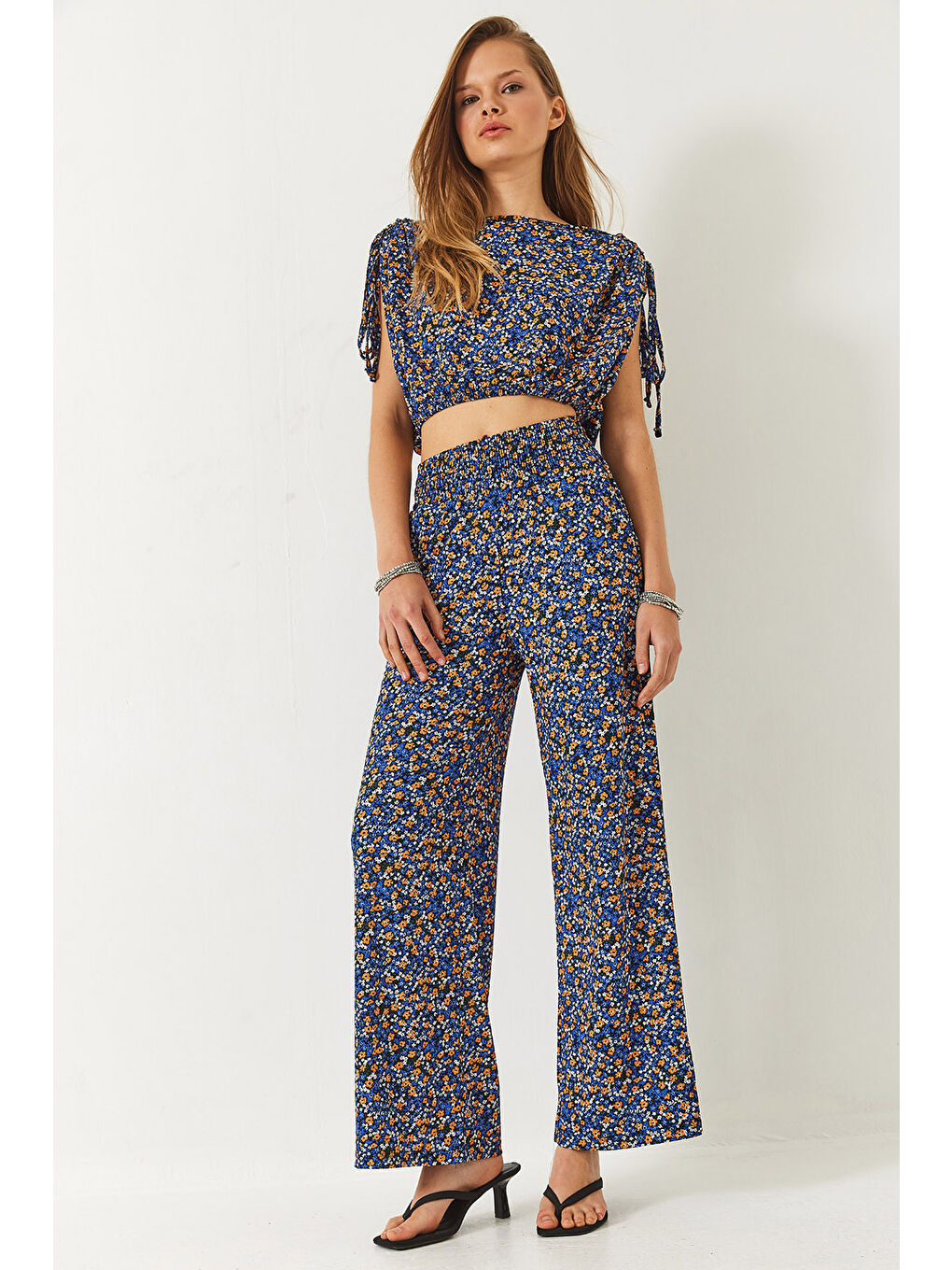 Karışık Kadın Palazzo Pantolonlu Kol Bağlamalı Çiçek Desenli Lastik Detaylı Alt-Üst Takım-1