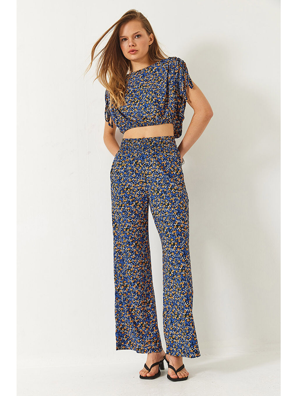 Karışık Kadın Palazzo Pantolonlu Kol Bağlamalı Çiçek Desenli Lastik Detaylı Alt-Üst Takım-3