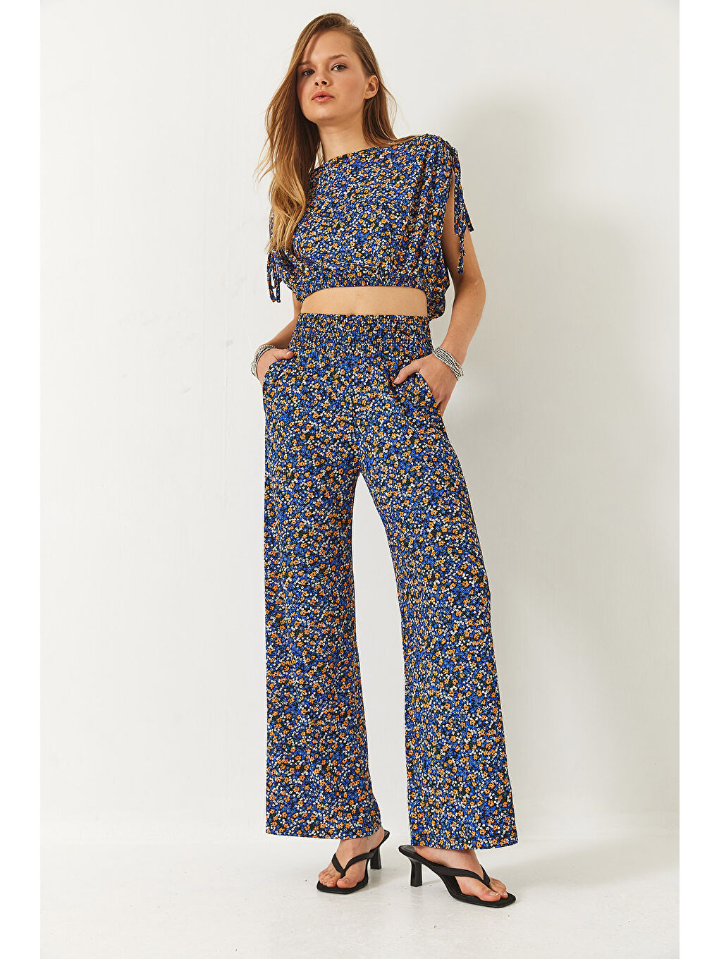 Karışık Kadın Palazzo Pantolonlu Kol Bağlamalı Çiçek Desenli Lastik Detaylı Alt-Üst Takım-4
