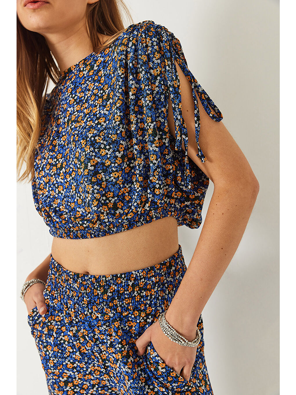 Karışık Kadın Palazzo Pantolonlu Kol Bağlamalı Çiçek Desenli Lastik Detaylı Alt-Üst Takım-5