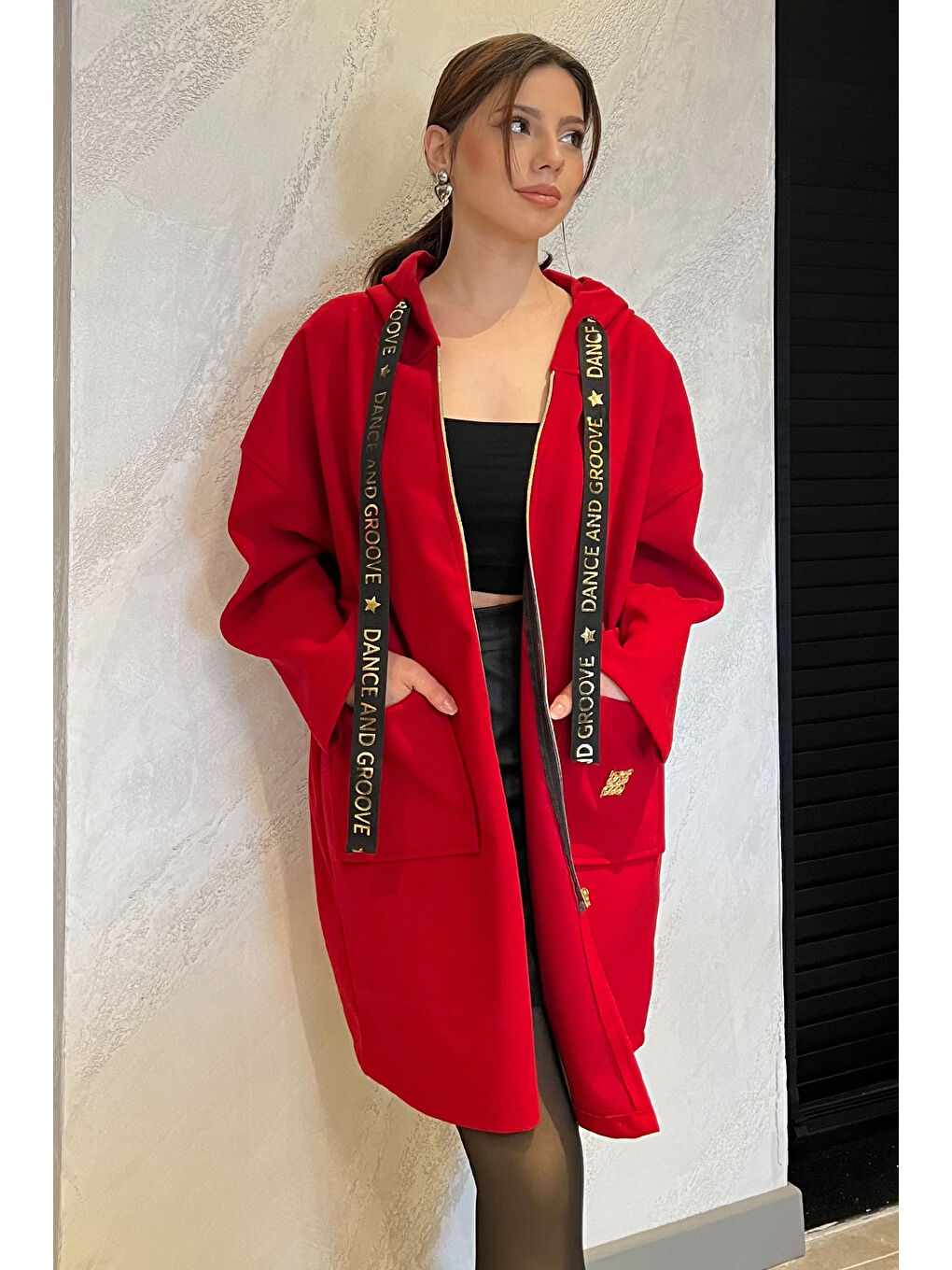 Kırmızı Kapüşonlu Fermuarlı Kadın Ceket-1
