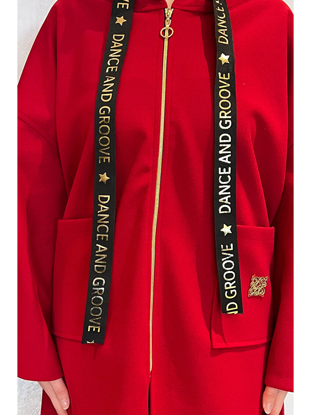 Kırmızı Kapüşonlu Fermuarlı Kadın Ceket-2