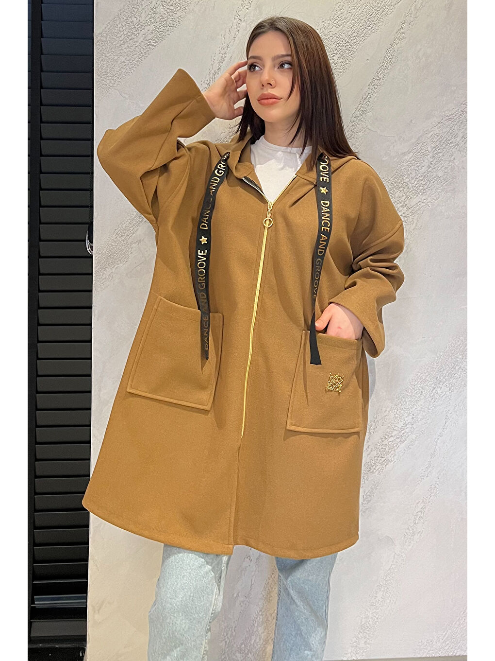 Ekru Kapüşonlu Fermuarlı Kadın Ceket-1