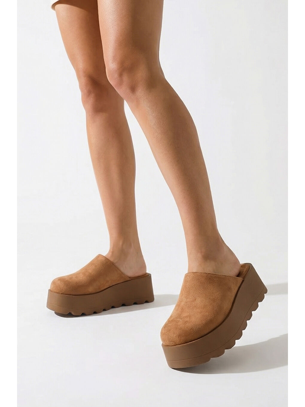 Kahverengi Marlyn Kürklü Süet Görünümlü Kadın Sabo-2