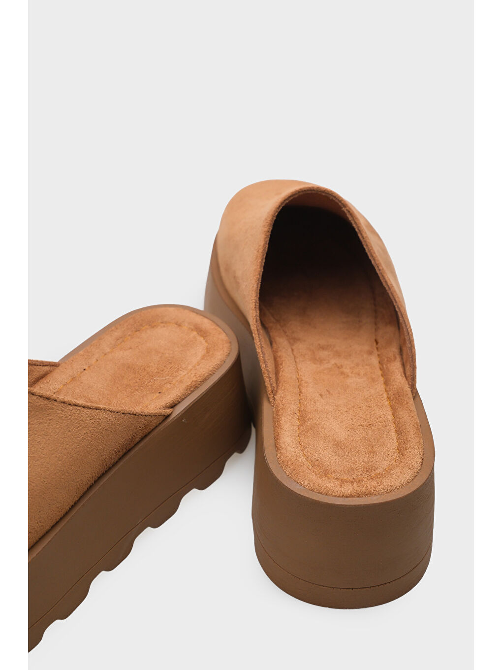 Kahverengi Marlyn Kürklü Süet Görünümlü Kadın Sabo-4