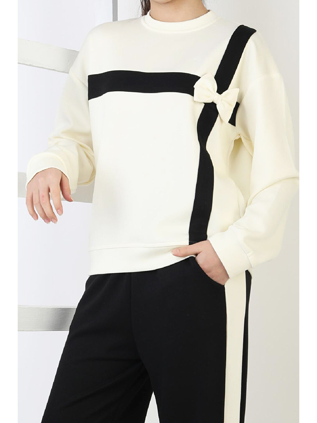 Siyah Kız Çocuk Takım - Double Face Kumaş-Fiyonk Detaylı ve Geniş Paçalı 12508-2