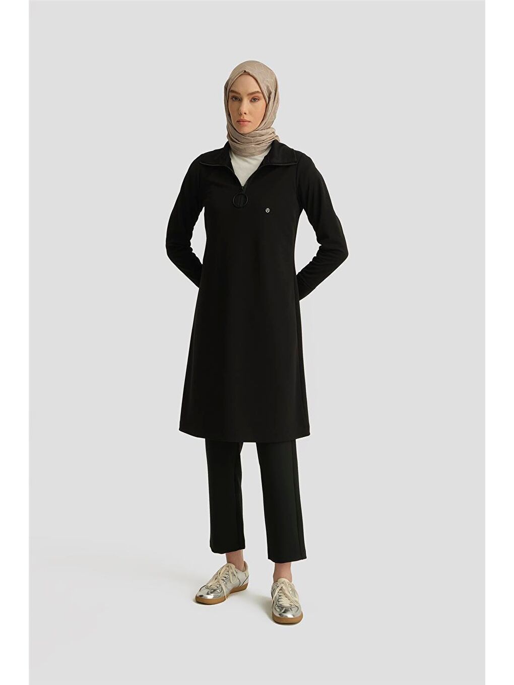 ARMİNE Fermuarlı Dik Yakalı Tesettür Sweatshirt Tunik 25Ytd436 Siyah