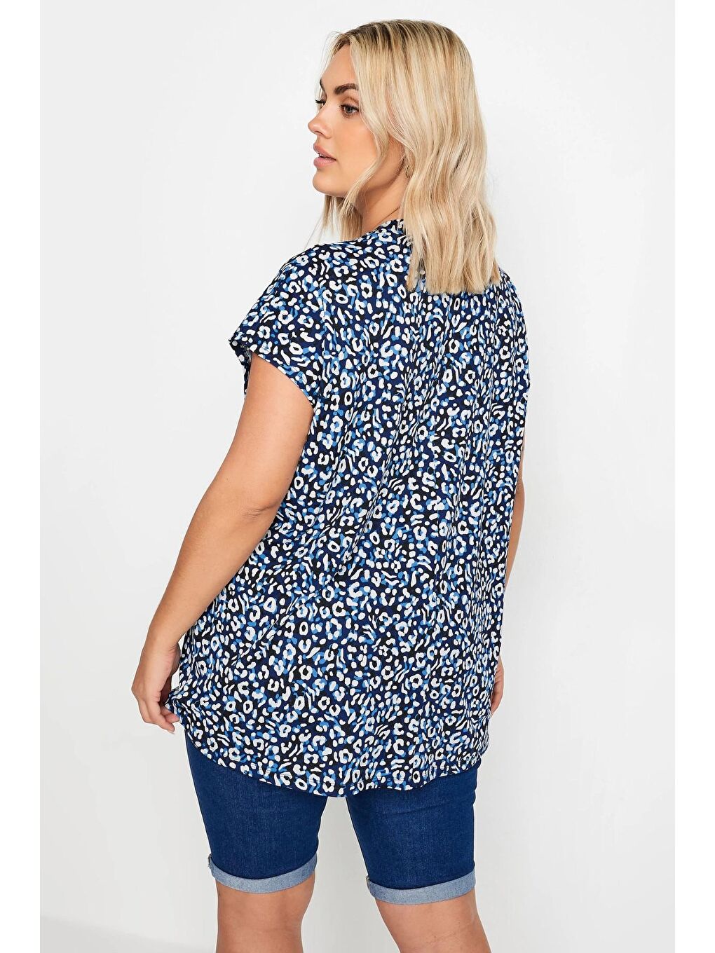 Mavi Büyük Beden V Yaka Leopar Desenli Kısa Kollu Bluz 321780-4