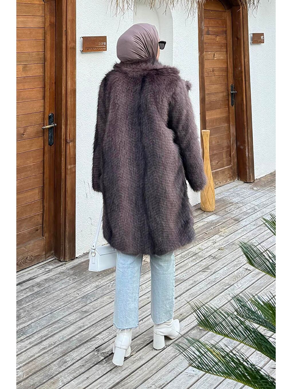 Kahverengi Uzun Kürk Mont Çikolata Kahve-3