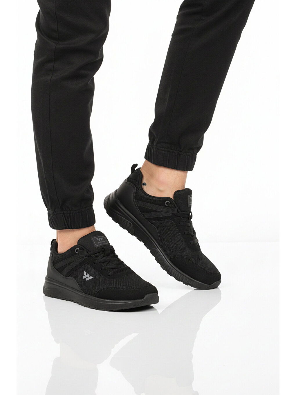 Siyah Fileli Hafif Esnek Bağcıklı Erkek Spor Ayakkabı Omina M