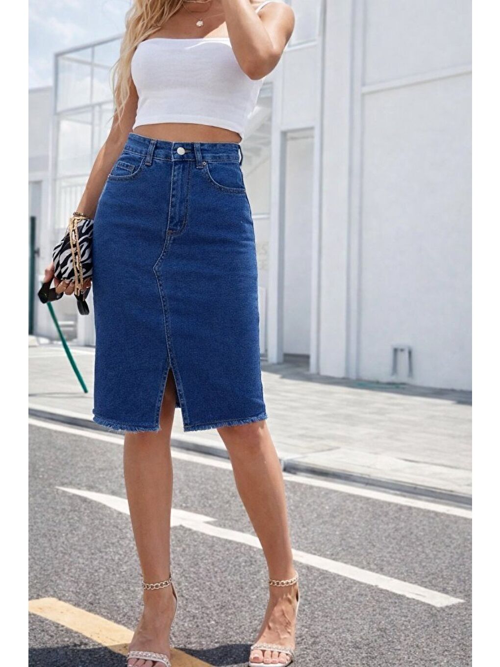Mavi Kadın Yüksek Bel önden Yırtmaçlı Kısa Jean Etek-2