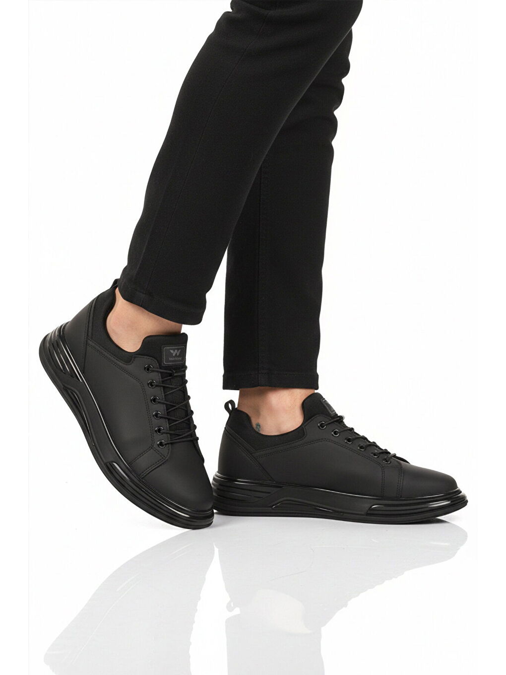 Siyah Lastik Bağcıklı Erkek Sneaker Balase M