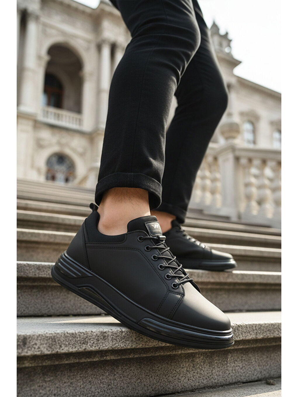 Siyah Lastik Bağcıklı Erkek Sneaker Balase M-2