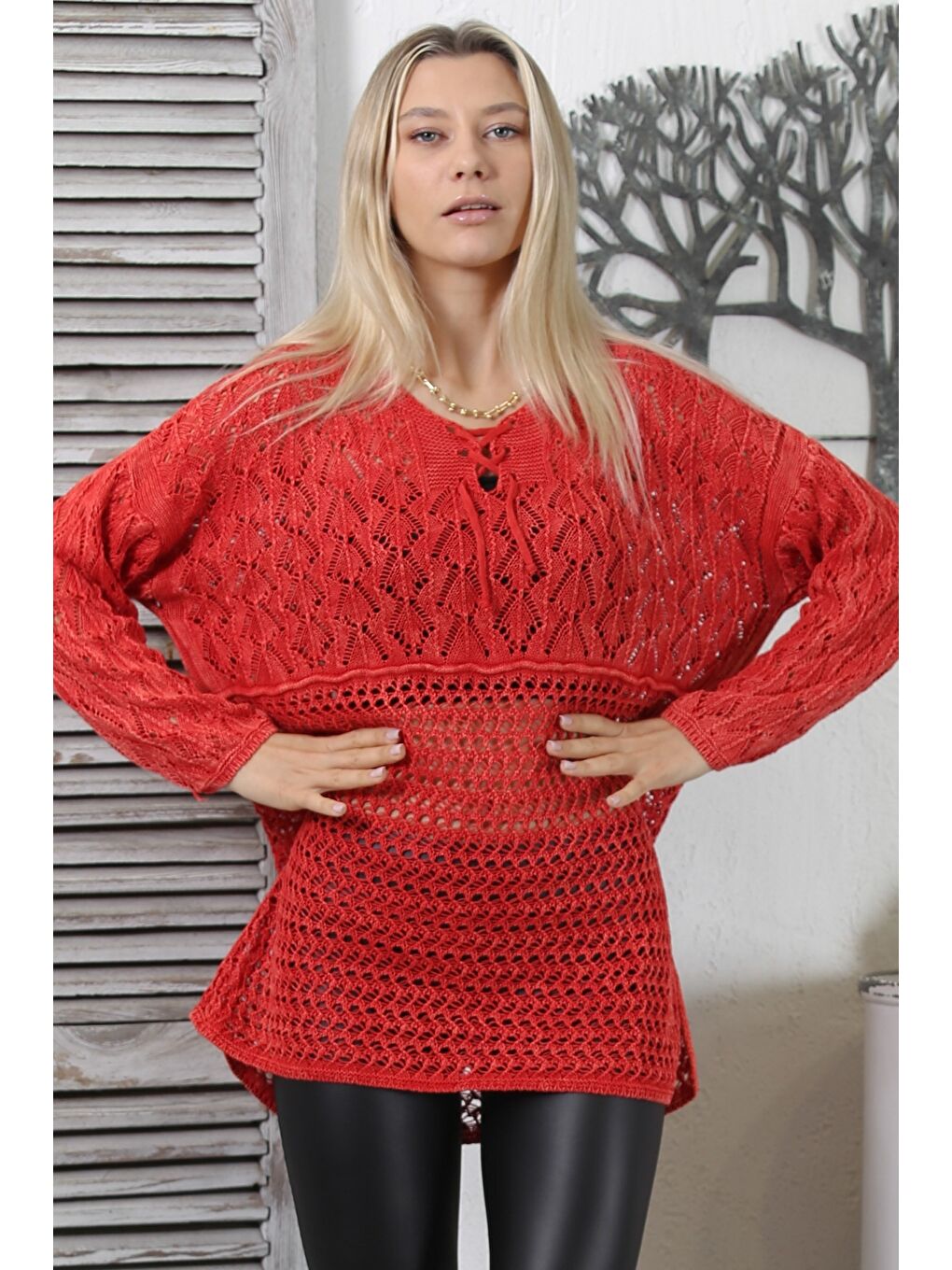 Kırmızı V Yaka Uzun Kol Bağlamalı Yıkamalı Ajurlu Jakar Triko Long Fit Bluz-1