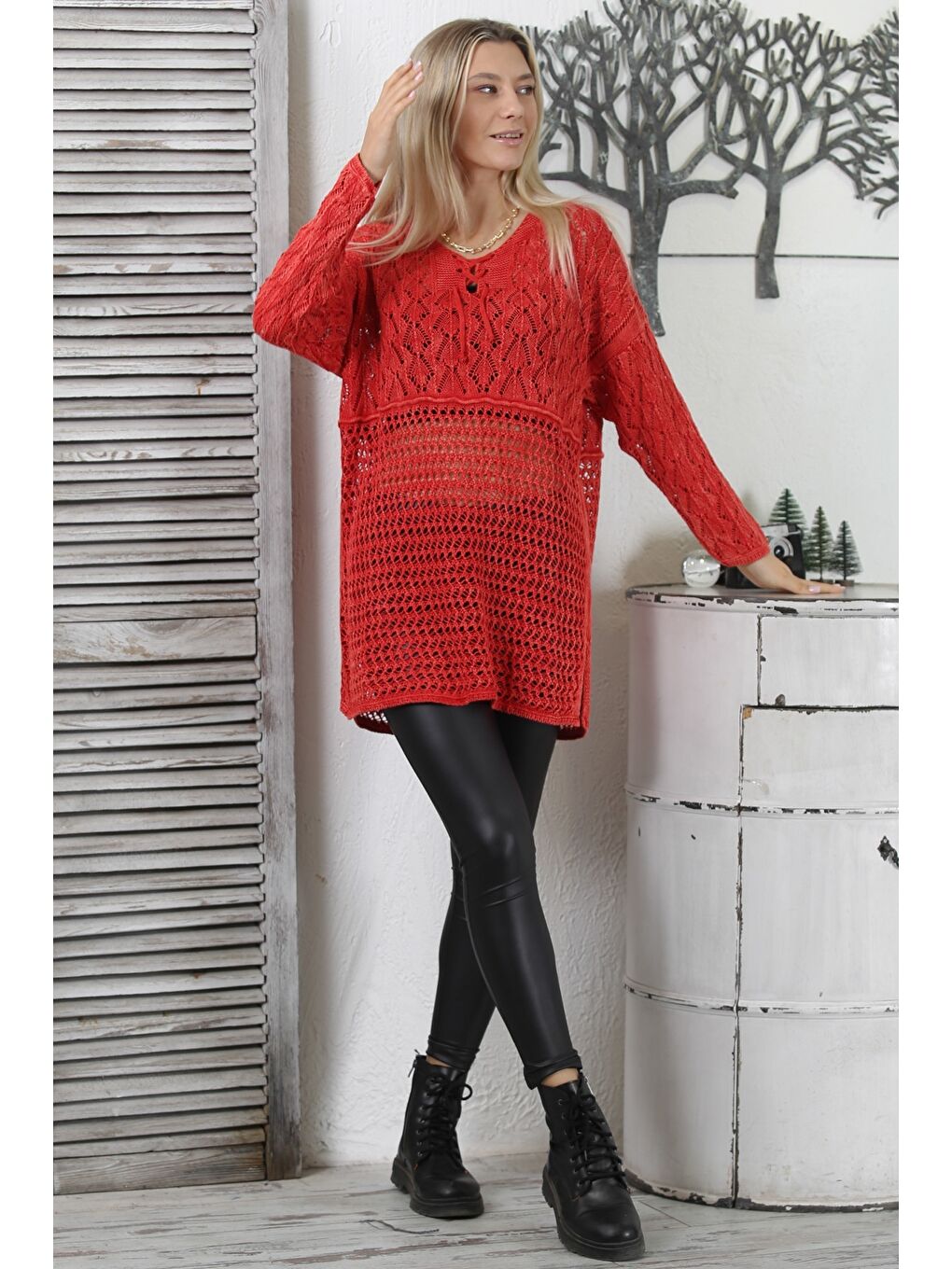 Kırmızı V Yaka Uzun Kol Bağlamalı Yıkamalı Ajurlu Jakar Triko Long Fit Bluz-4