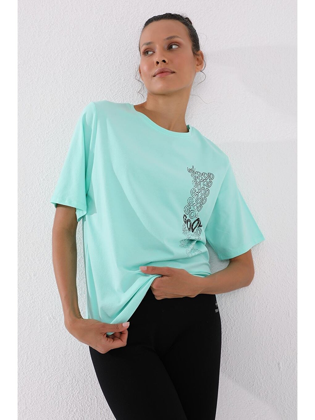 TOMMYLIFE Koyu Mint Yeşili Mint Yeşili Deforme Yazı Baskılı O Yaka Kadın Oversize T-Shirt - 97134 - 4