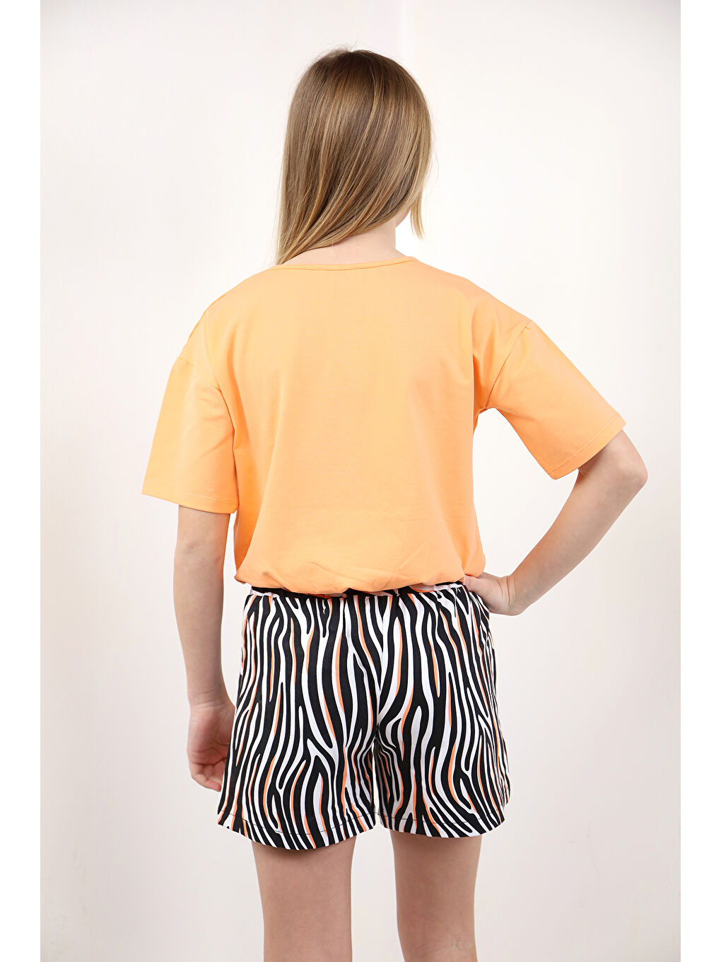 Turuncu Kız Çocuk Baskılı Şortlu Takım-1