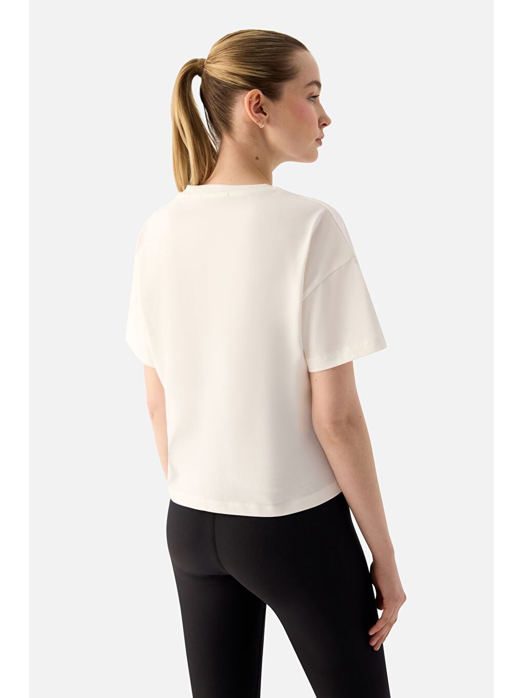 Ekru Noya Kısa Oversize Krem Tişört-3