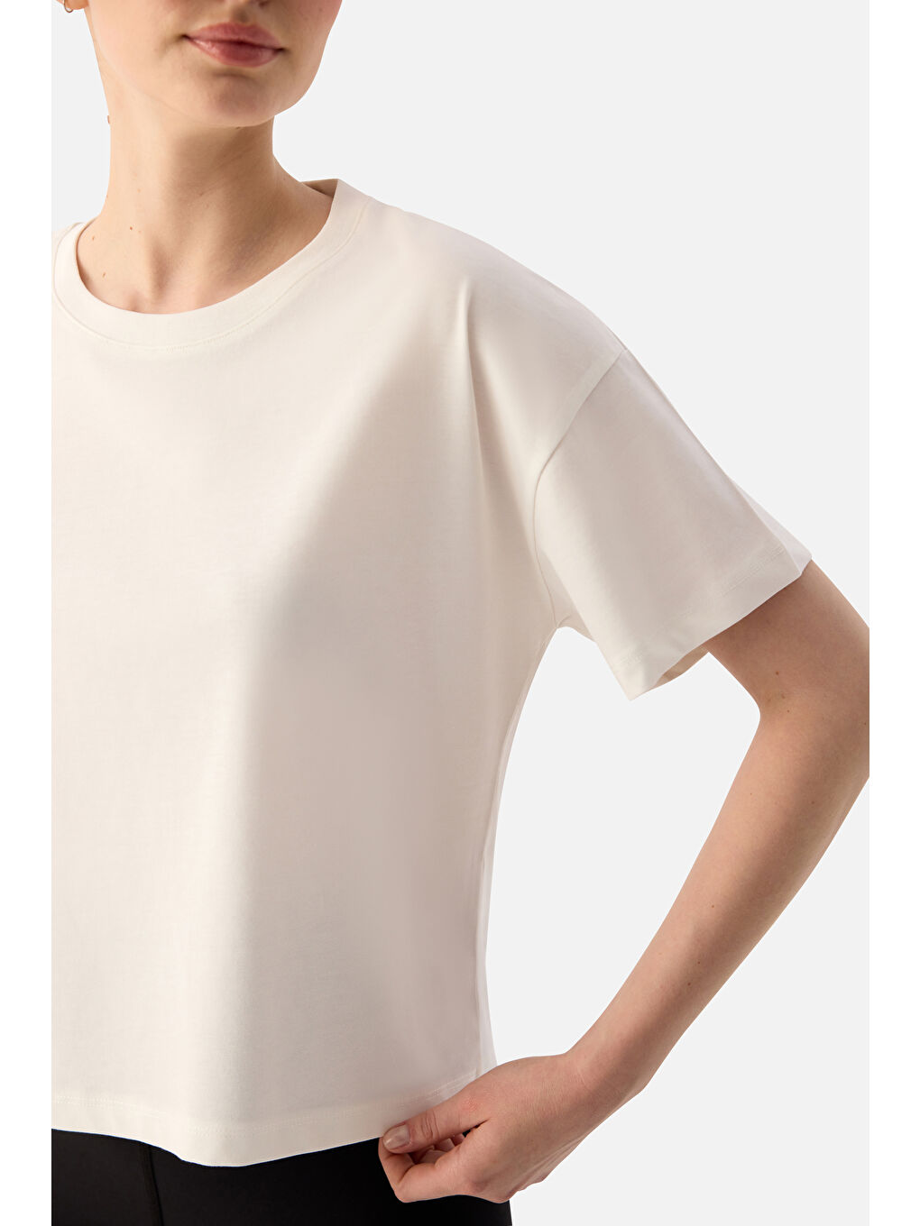 Ekru Noya Kısa Oversize Krem Tişört-4