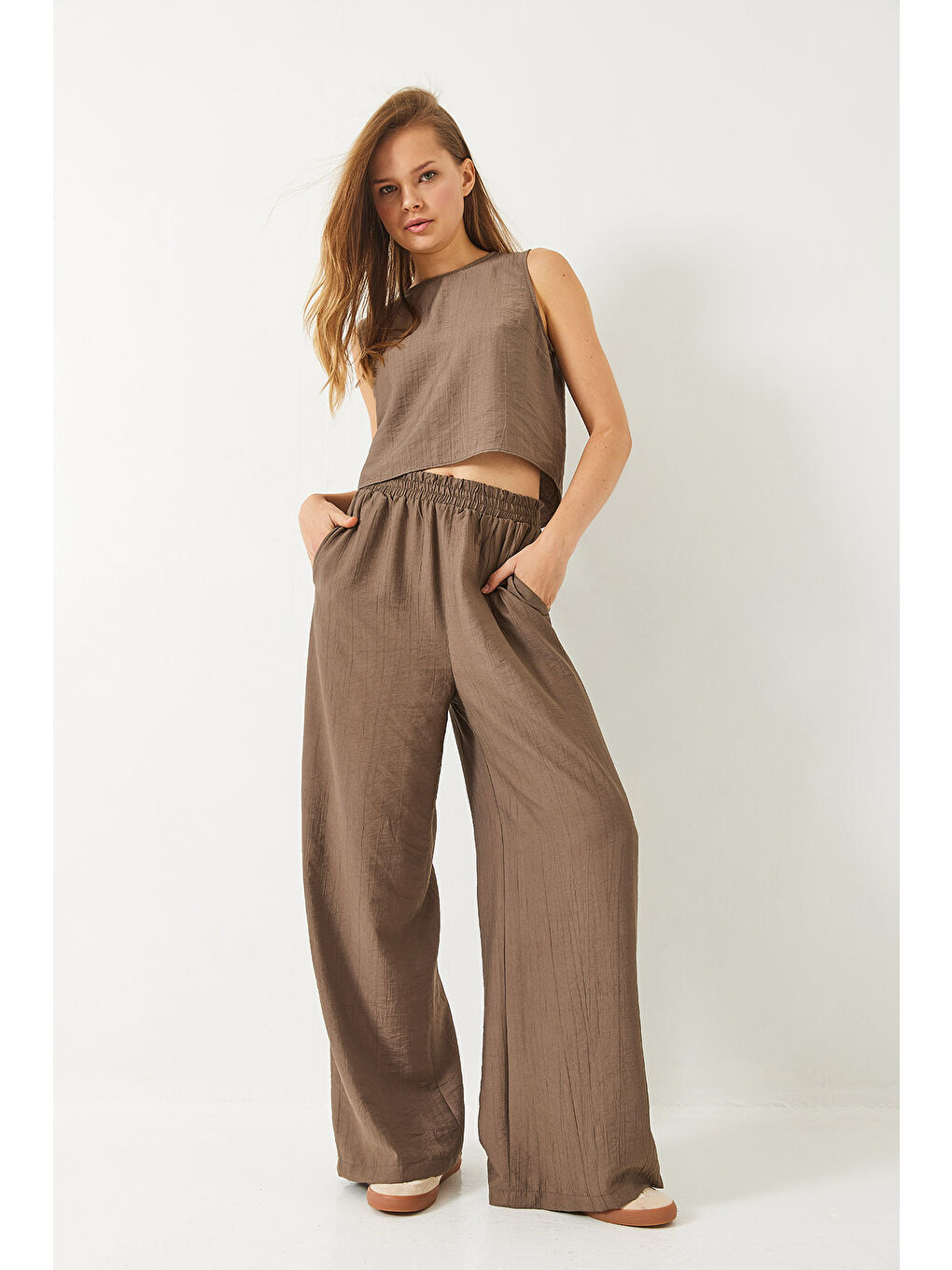 Bej Kadın Bağlama Detaylı Yelekli Yüksek Bel Pantolonlu Yazlık Alt-Üst Takım-2