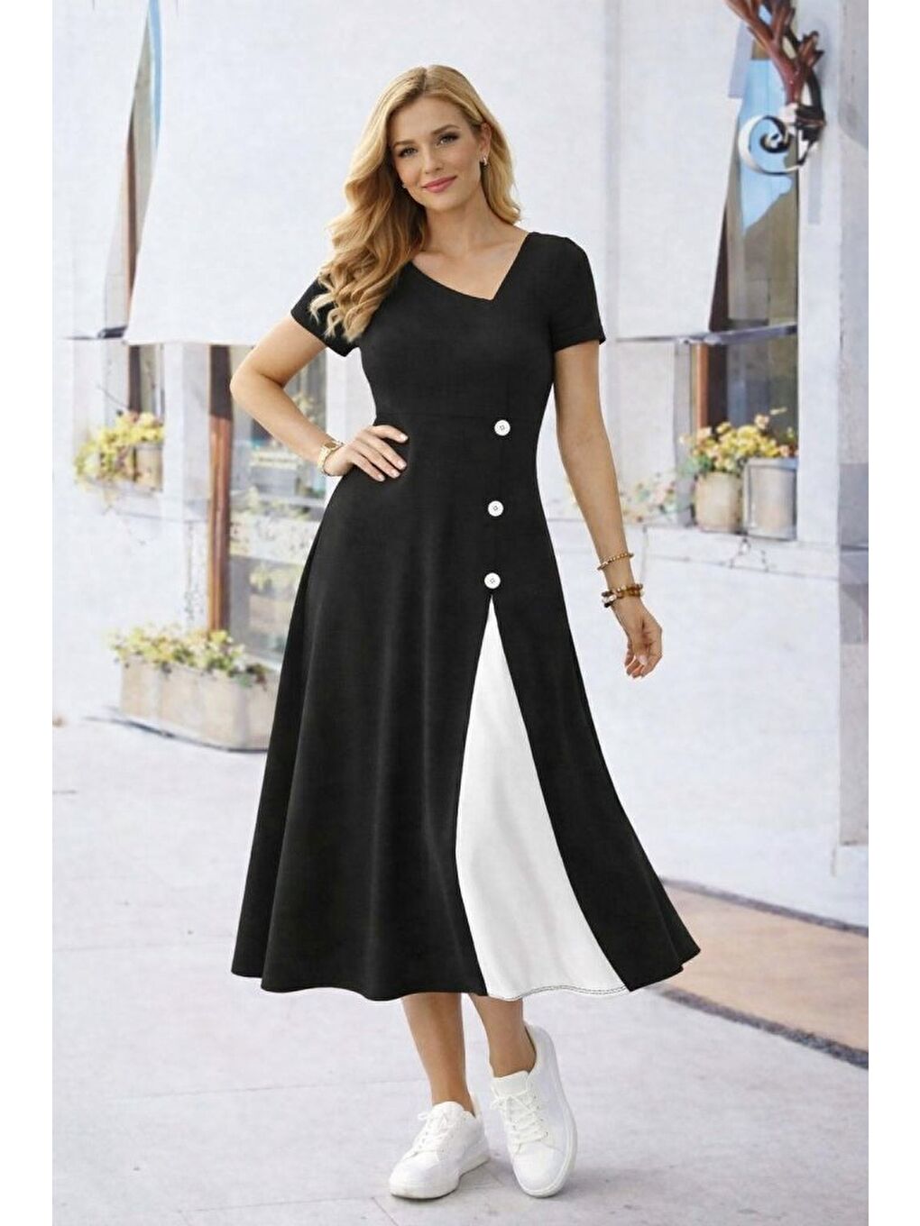 Siyah Kadın Kısa Kollu Asimetrik Yakalı Düğme Detaylı Midi Viskon Elbise-1