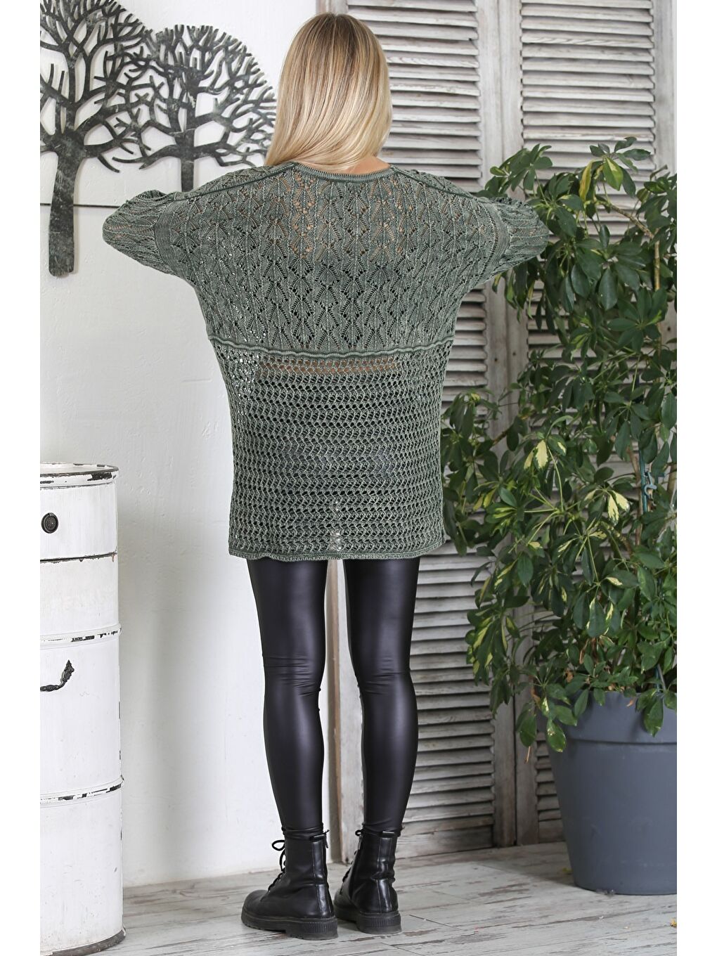 Haki V Yaka Uzun Kol Bağlamalı Yıkamalı Ajurlu Jakar Triko Long Fit Bluz-6