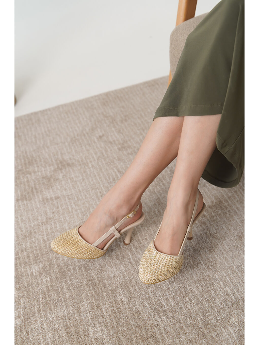Bej D438 Günlük Kadın Klasik Topuklu Ayakkabı