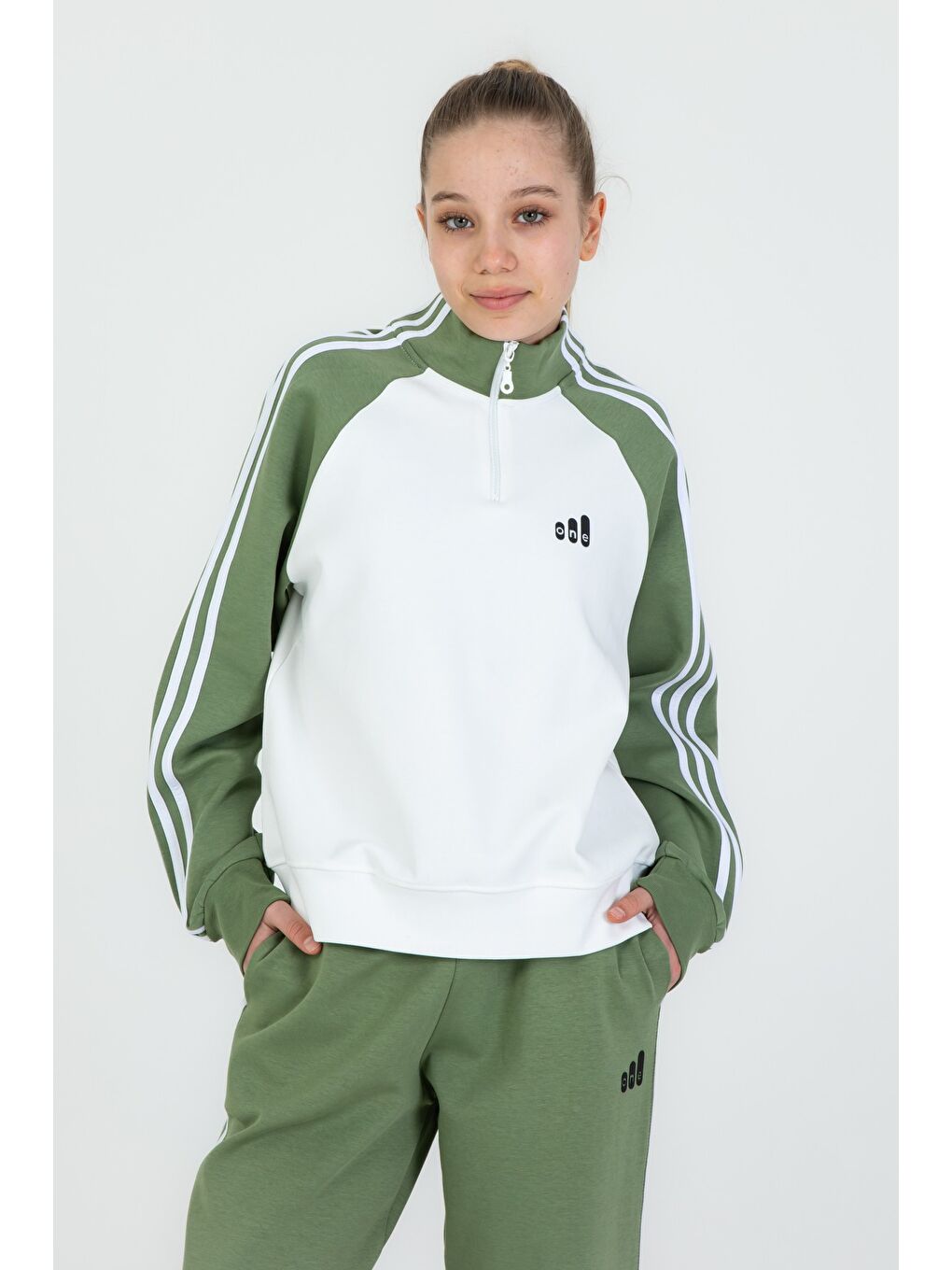 Haki Kız Çocuk Fermuar Yakalı Bol Paça Eşofman Takım-2