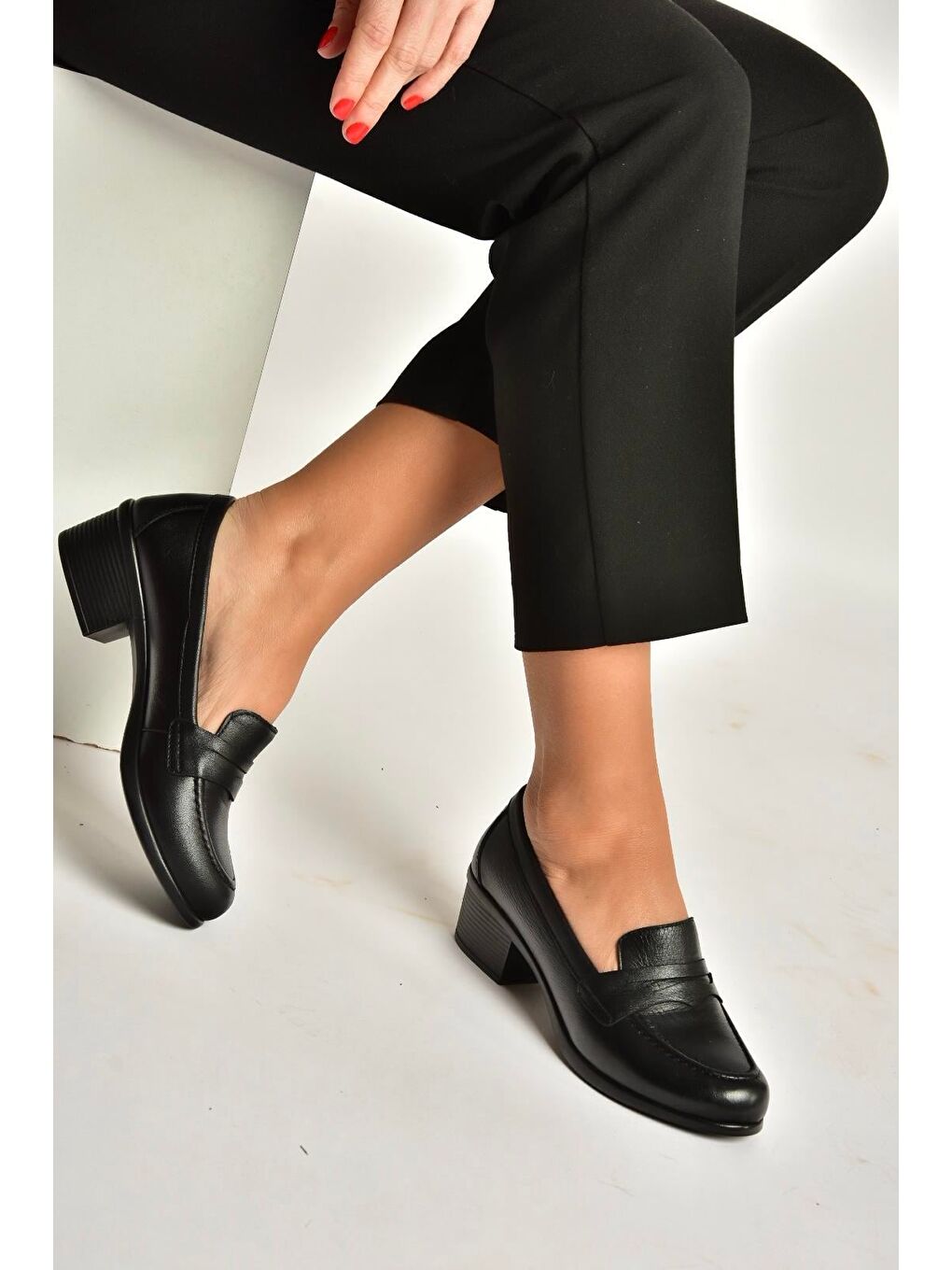 Siyah Kadın Topuklu Ayakkabı Y555092203-1