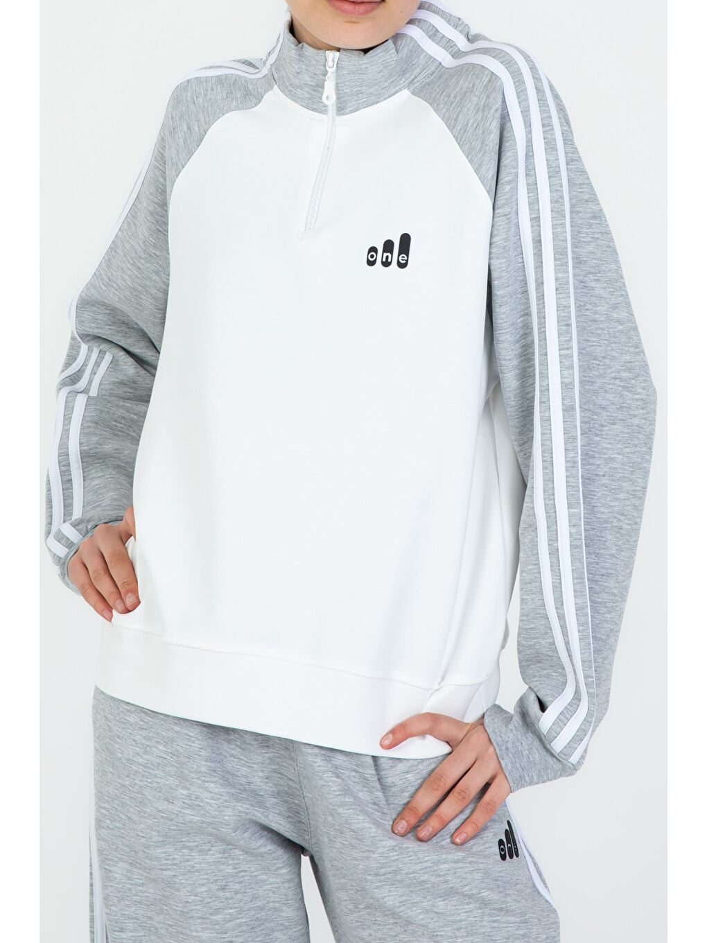 Gri Kız Çocuk Fermuar Yakalı Bol Paça Eşofman Takım-2