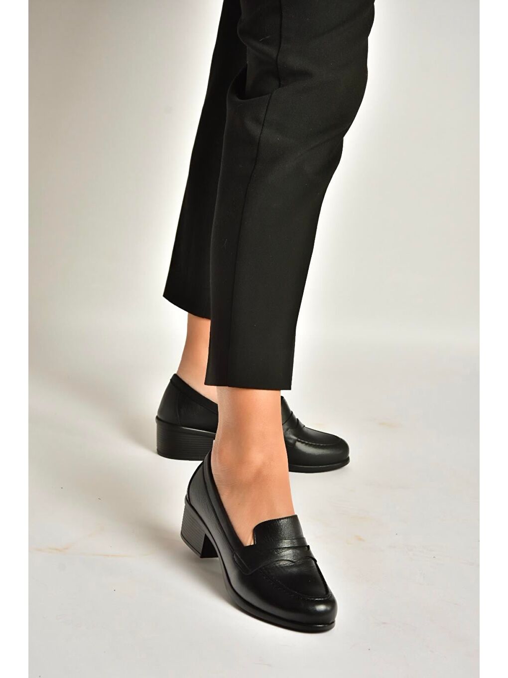 Siyah Kadın Topuklu Ayakkabı Y555092203-2