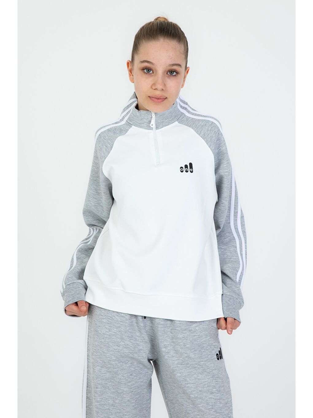 Gri Kız Çocuk Fermuar Yakalı Bol Paça Eşofman Takım-3